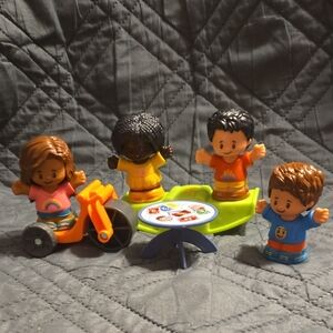 Fisher Price Little People Playset Playground and Game Table